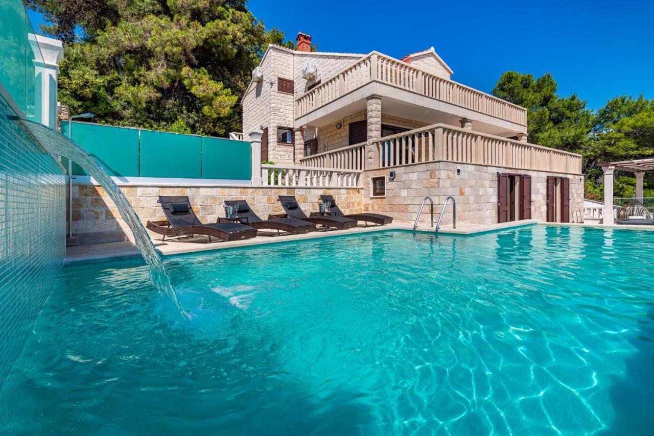 Villa Kadena - Luxury Seaside Villa With Private Heated Pool Selca  المظهر الخارجي الصورة
