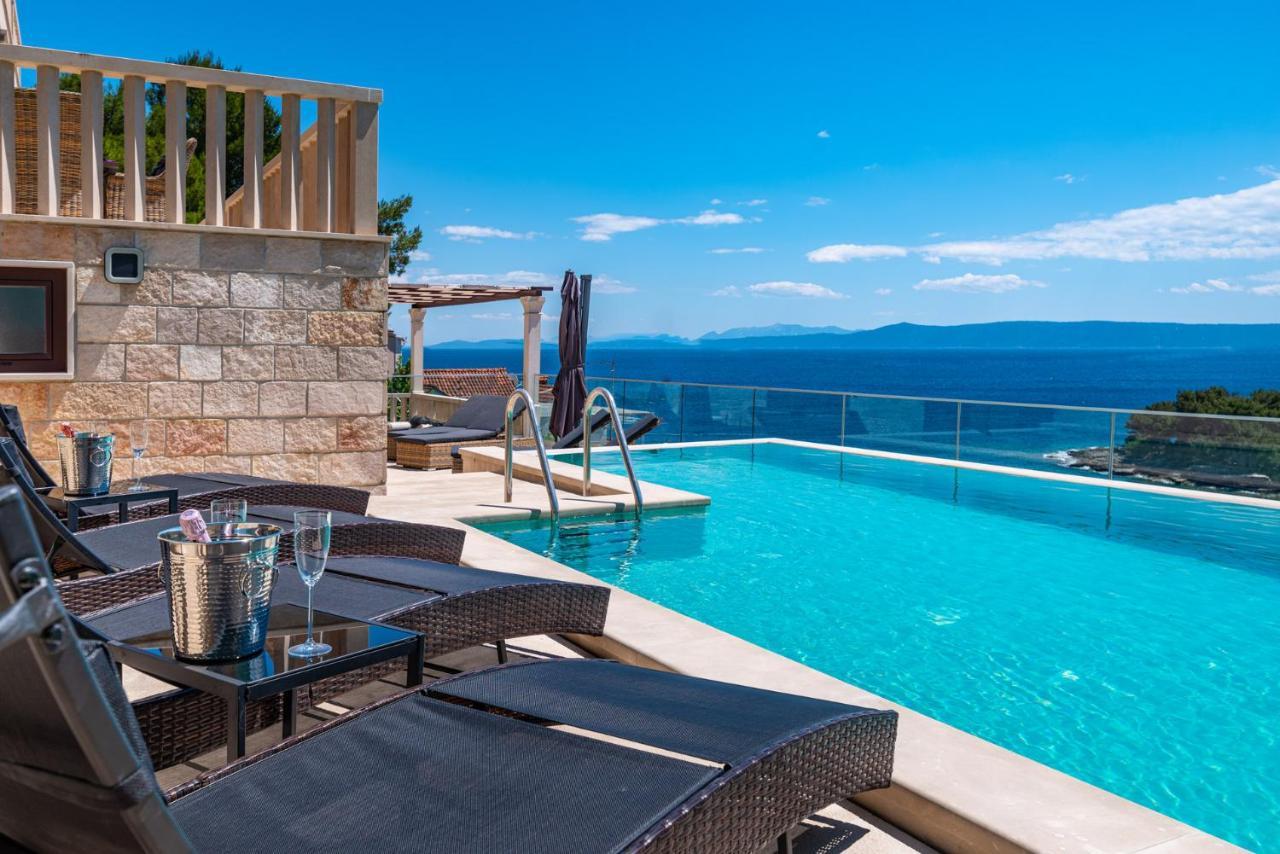 Villa Kadena - Luxury Seaside Villa With Private Heated Pool Selca  المظهر الخارجي الصورة