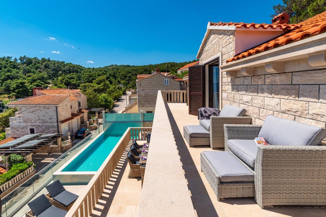Villa Kadena - Luxury Seaside Villa With Private Heated Pool Selca  المظهر الخارجي الصورة
