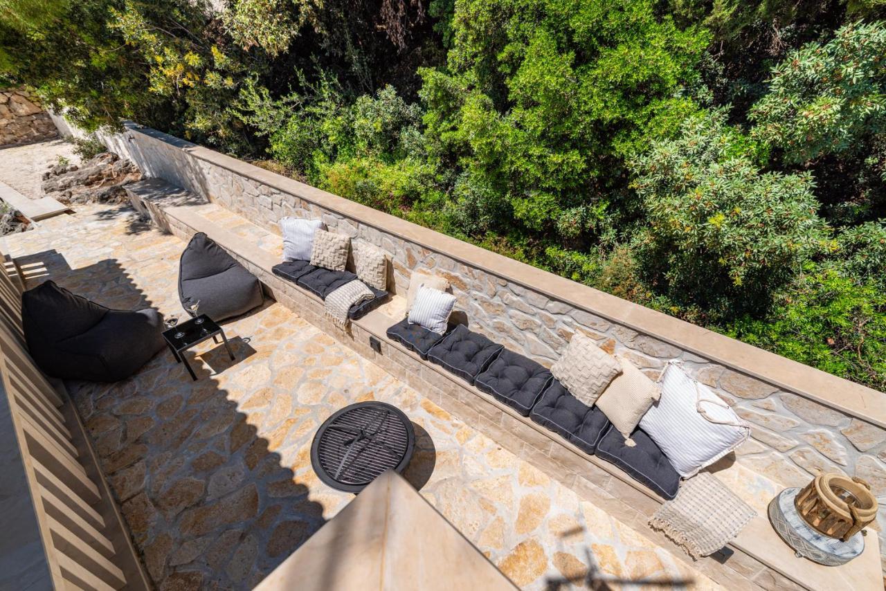 Villa Kadena - Luxury Seaside Villa With Private Heated Pool Selca  المظهر الخارجي الصورة