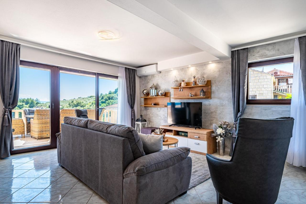 Villa Kadena - Luxury Seaside Villa With Private Heated Pool Selca  المظهر الخارجي الصورة